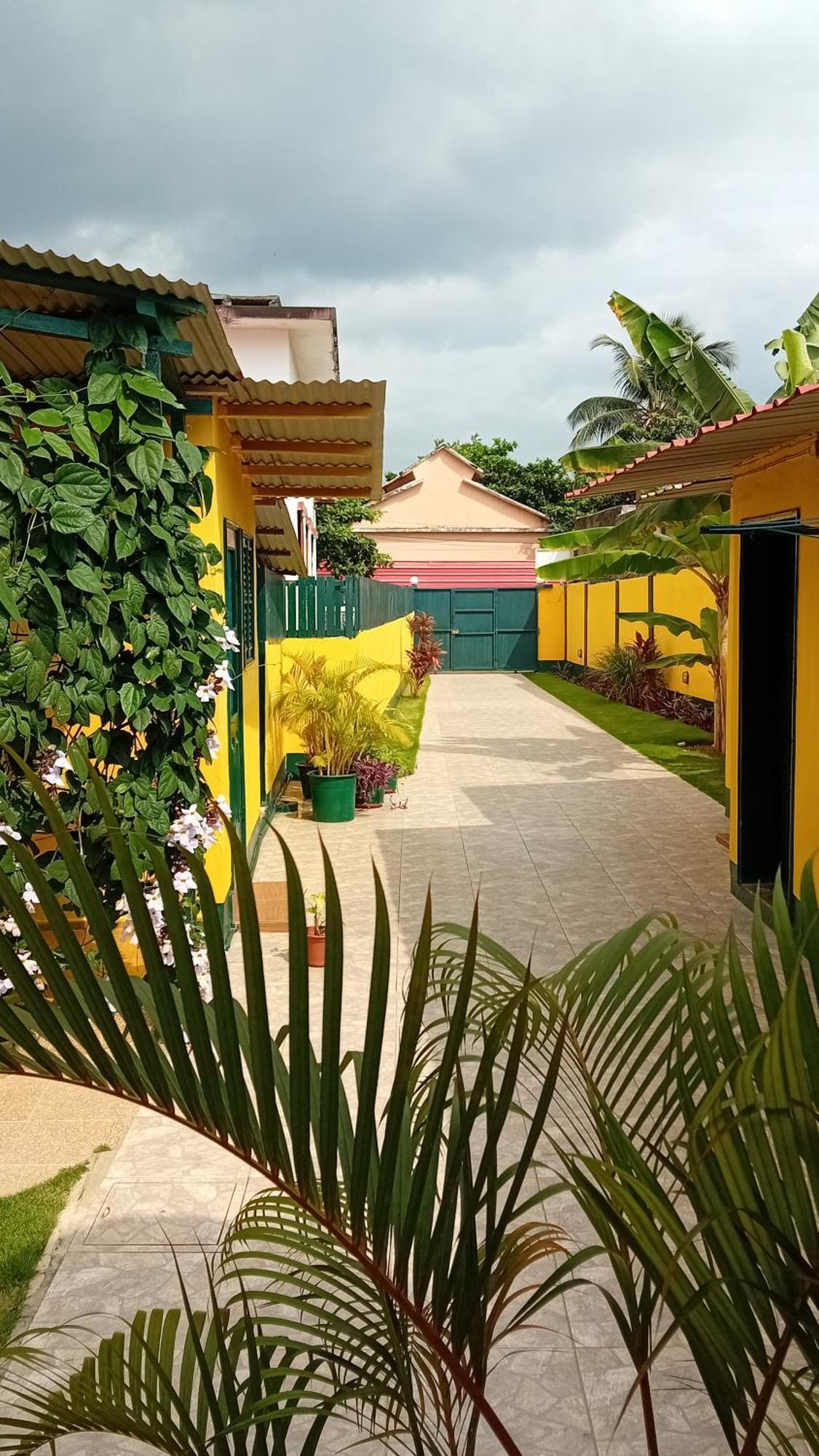 Residencialdes Bed & Breakfast Sao Tome Bagian luar foto